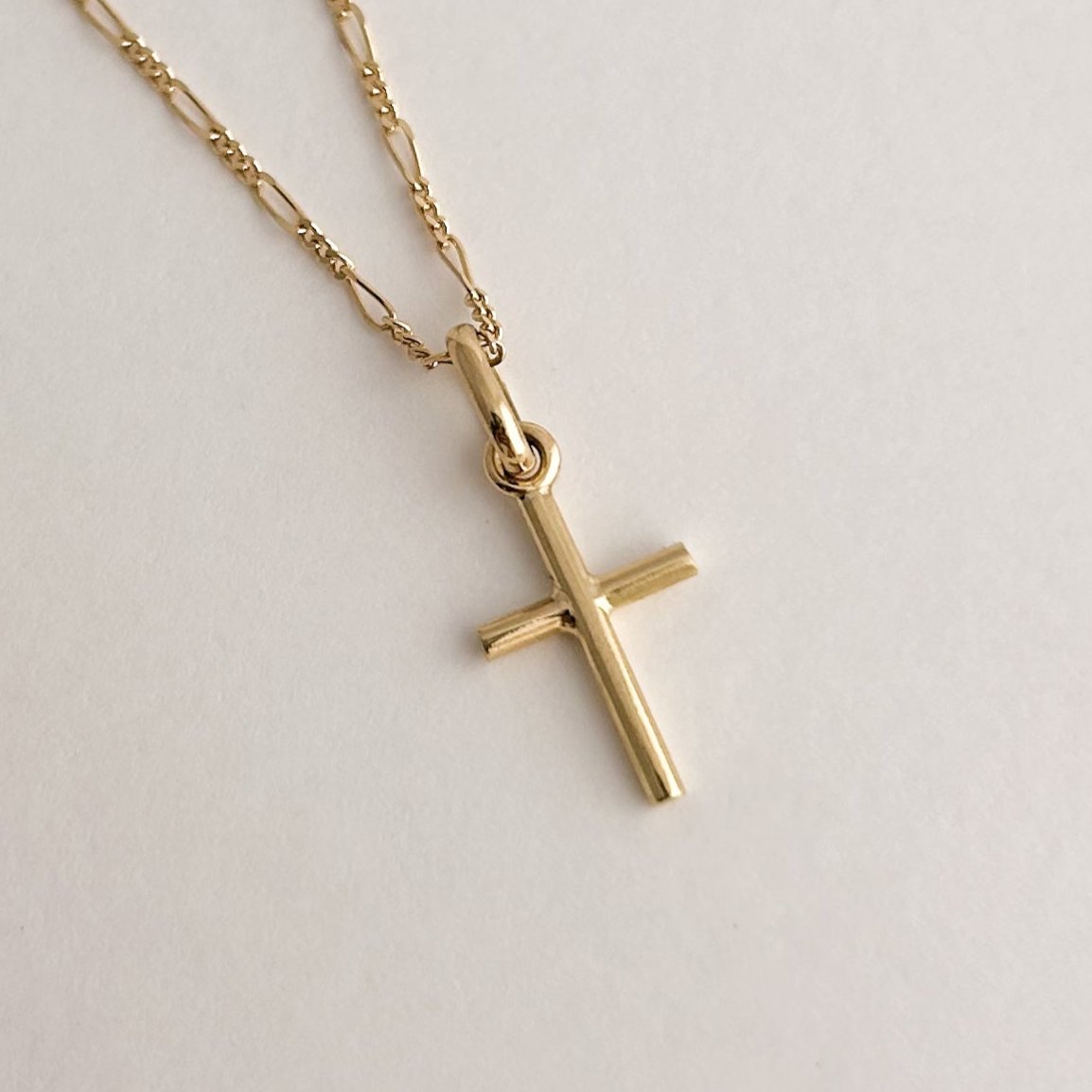 Cross Pendant in 18K Yellow Gold