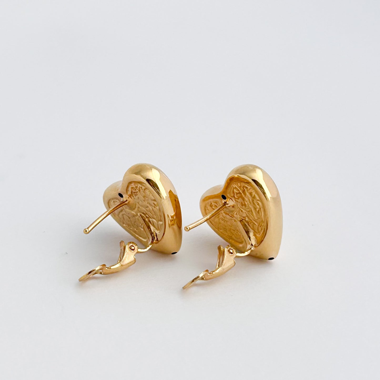 Heart shaped Earrings in 18K Gold