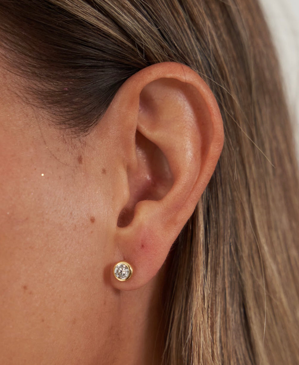 Bezel-Set Cubic Zirconia Stud Earrings in 18K Gold