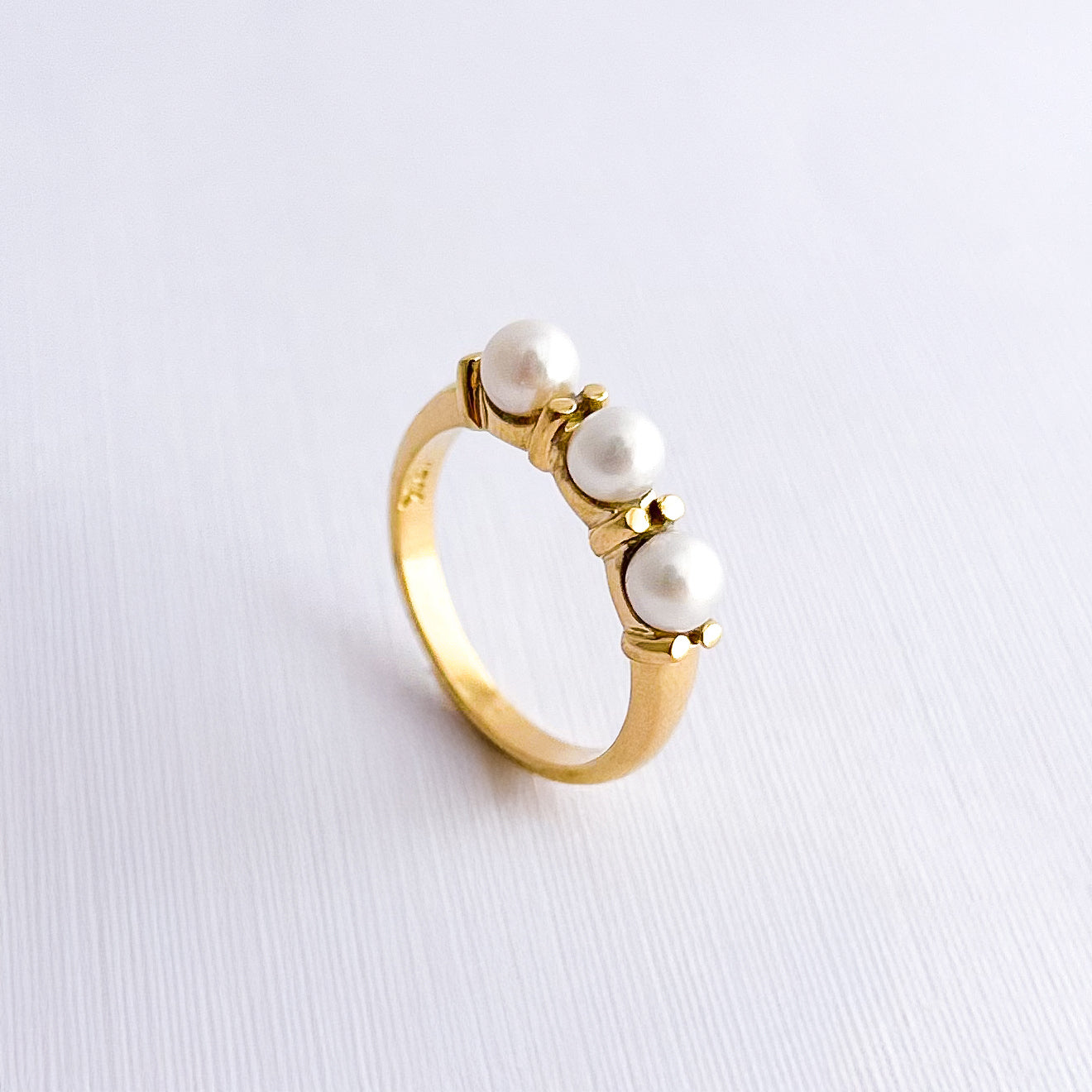 Trivier Cultured Pearl Ring in 18K Gold