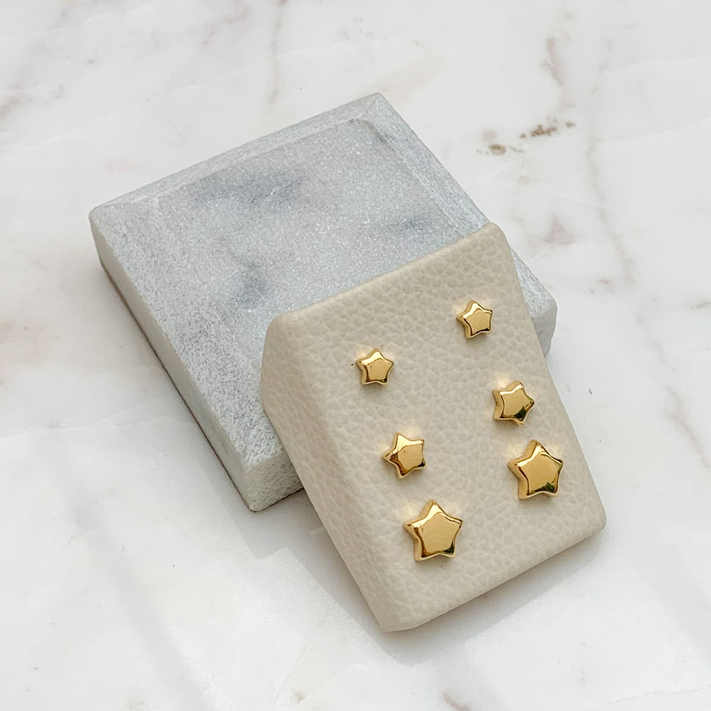 Star shaped Baby Earrings in 18K Gold
