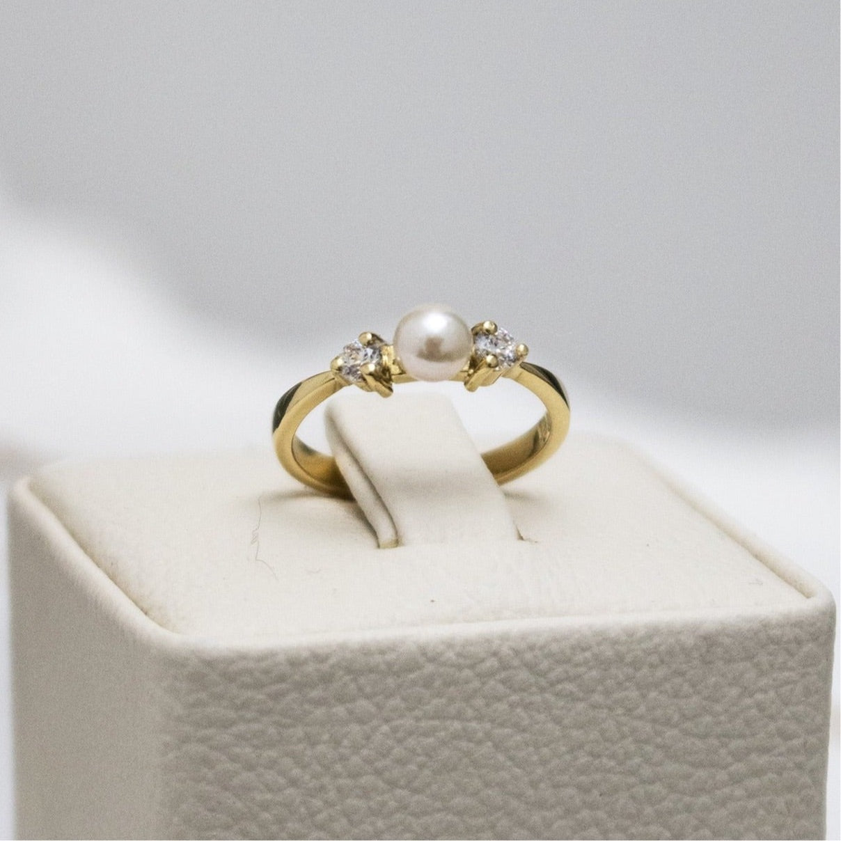 Natural Pearl Desir Ring in 18K Gold