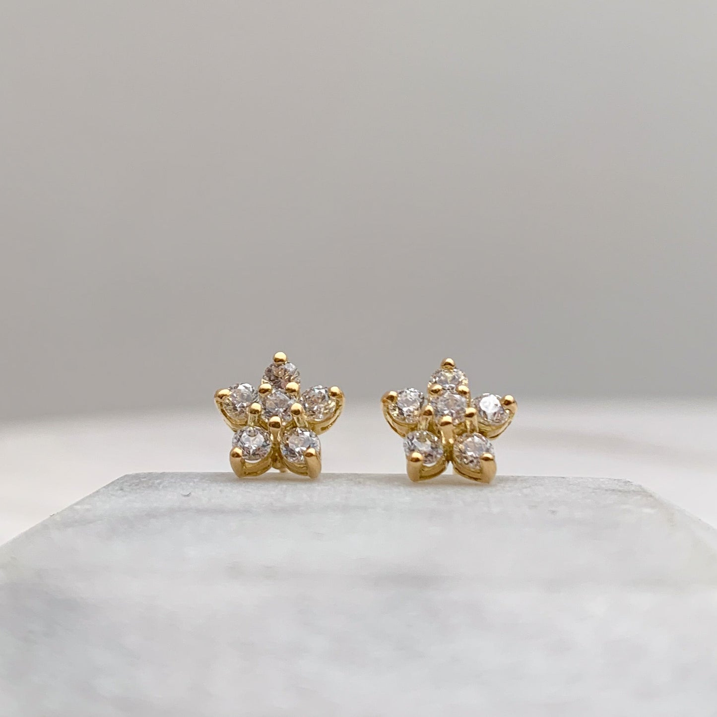 Five Petal Flower Earrings in 18K Gold