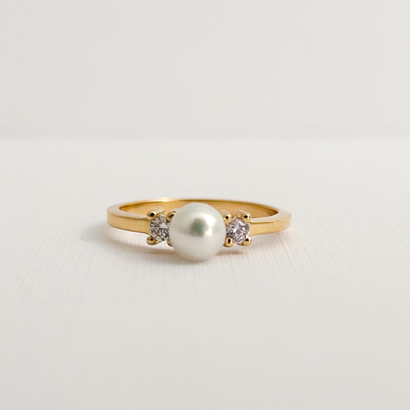 Natural Pearl Desir Ring in 18K Gold