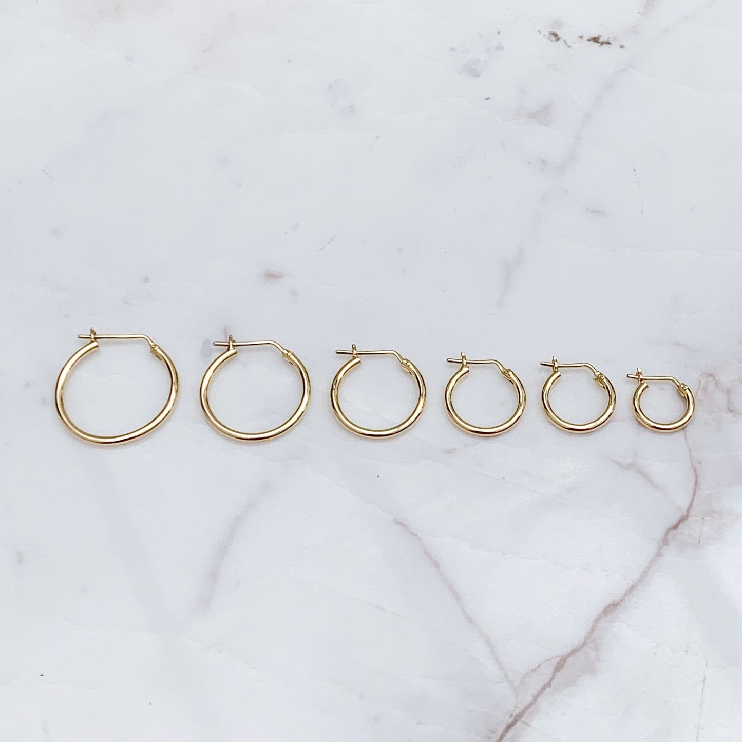 Tube Hoop Earrings (1.5 mm) in 18K Gold