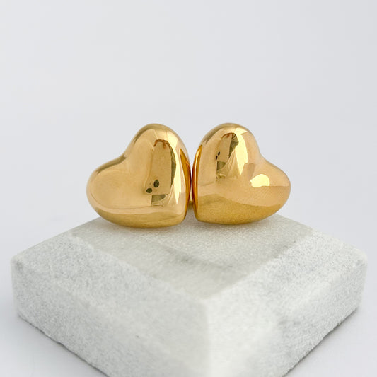Heart shaped Earrings in 18K Gold