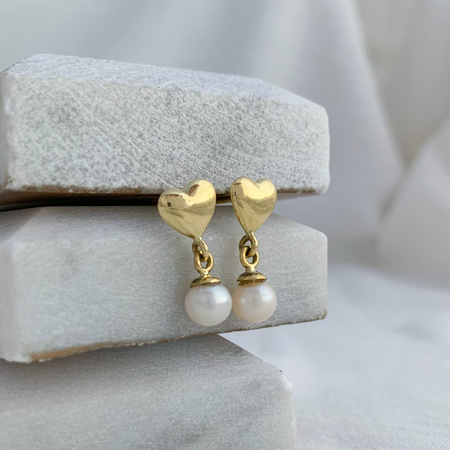 Heart Pearl Earrings in 18K Gold
