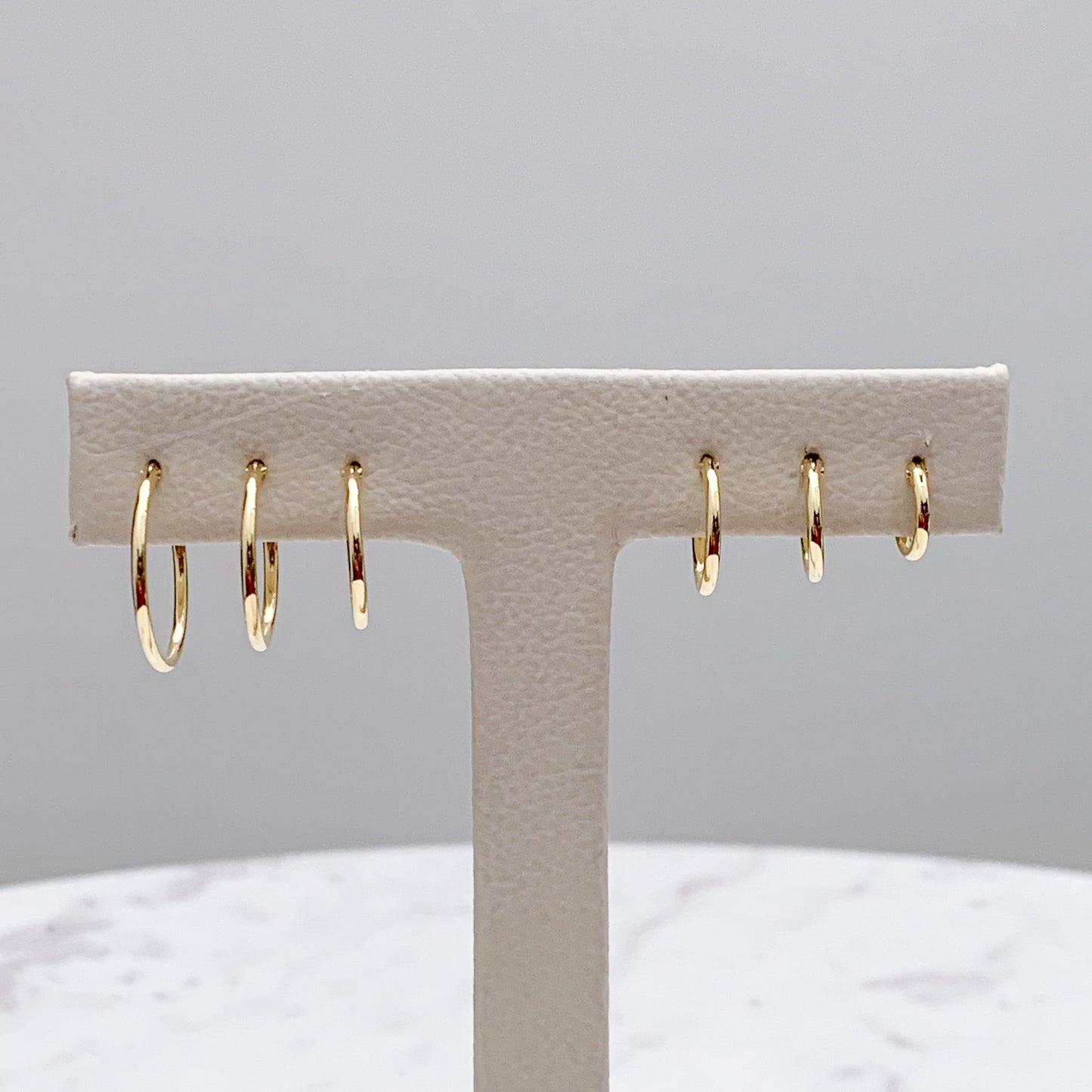 Tube Hoop Earrings (1.5 mm) in 18K Gold