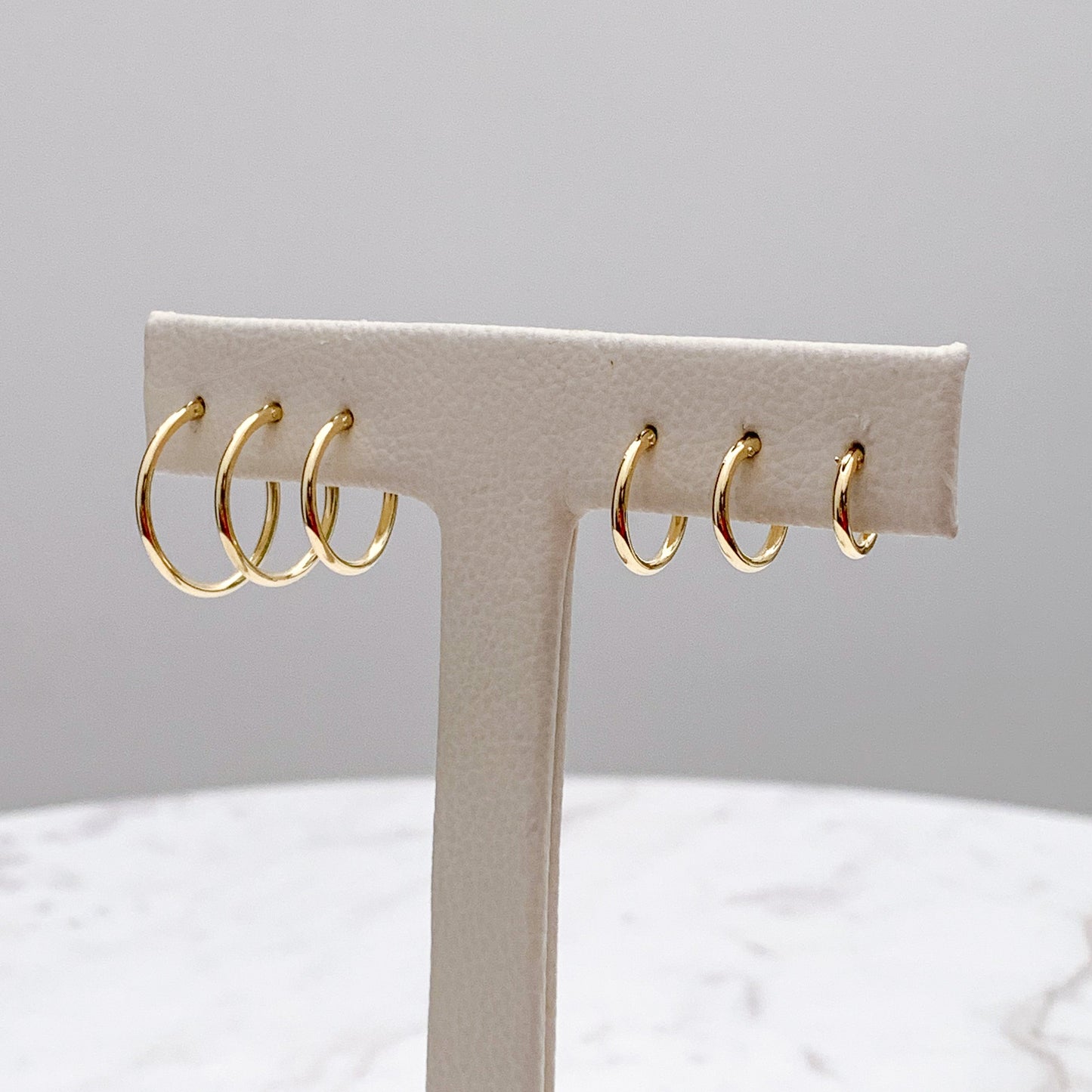 Tube Hoop Earrings (1.5 mm) in 18K Gold