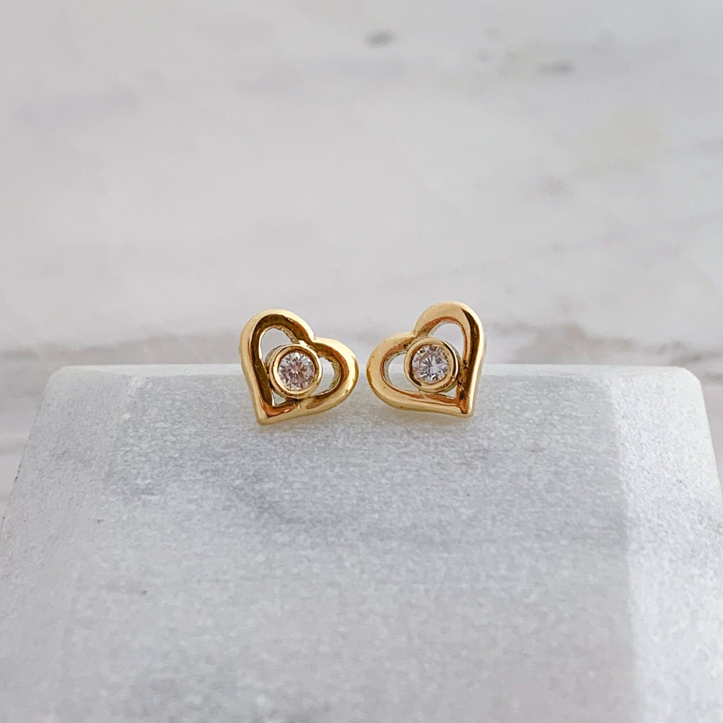 Open Heart Cubic Zirconia Stud Earrings in 18K Gold