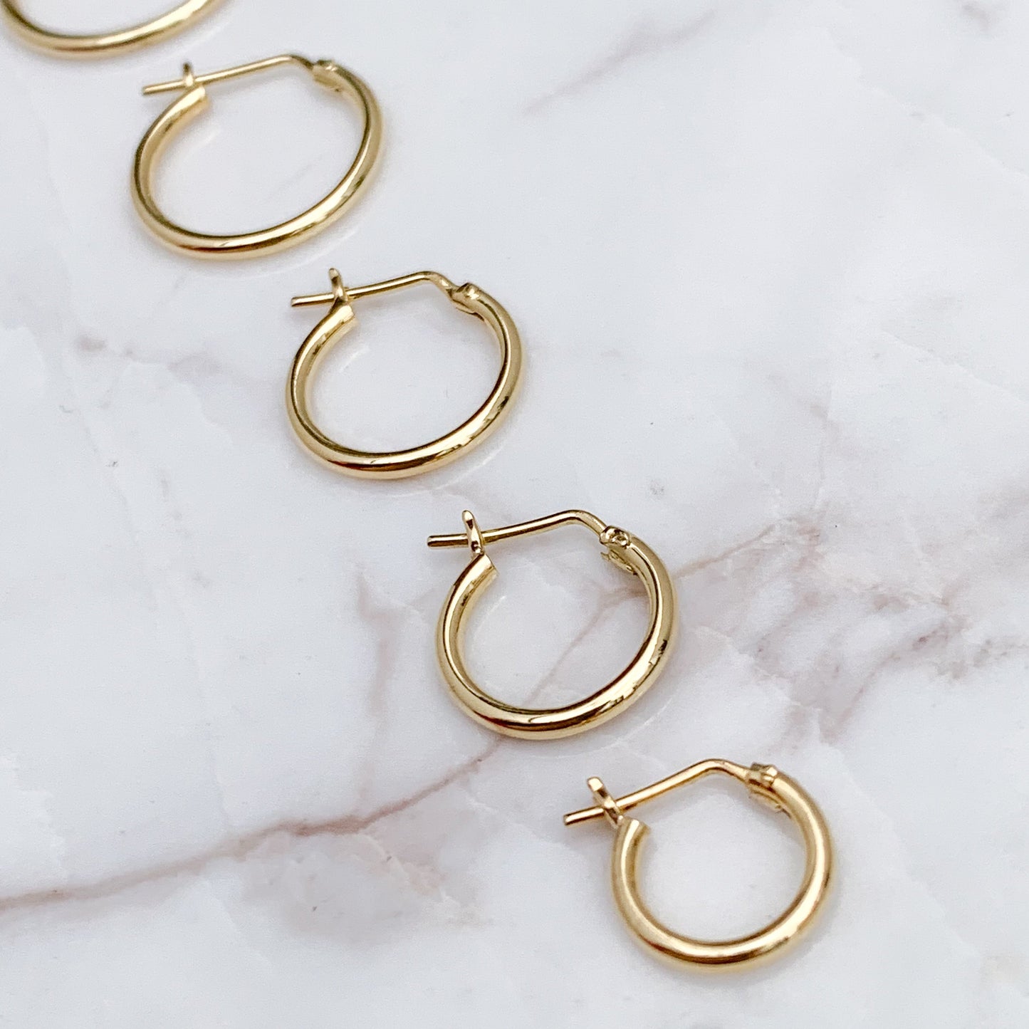 Tube Hoop Earrings (1.5 mm) in 18K Gold
