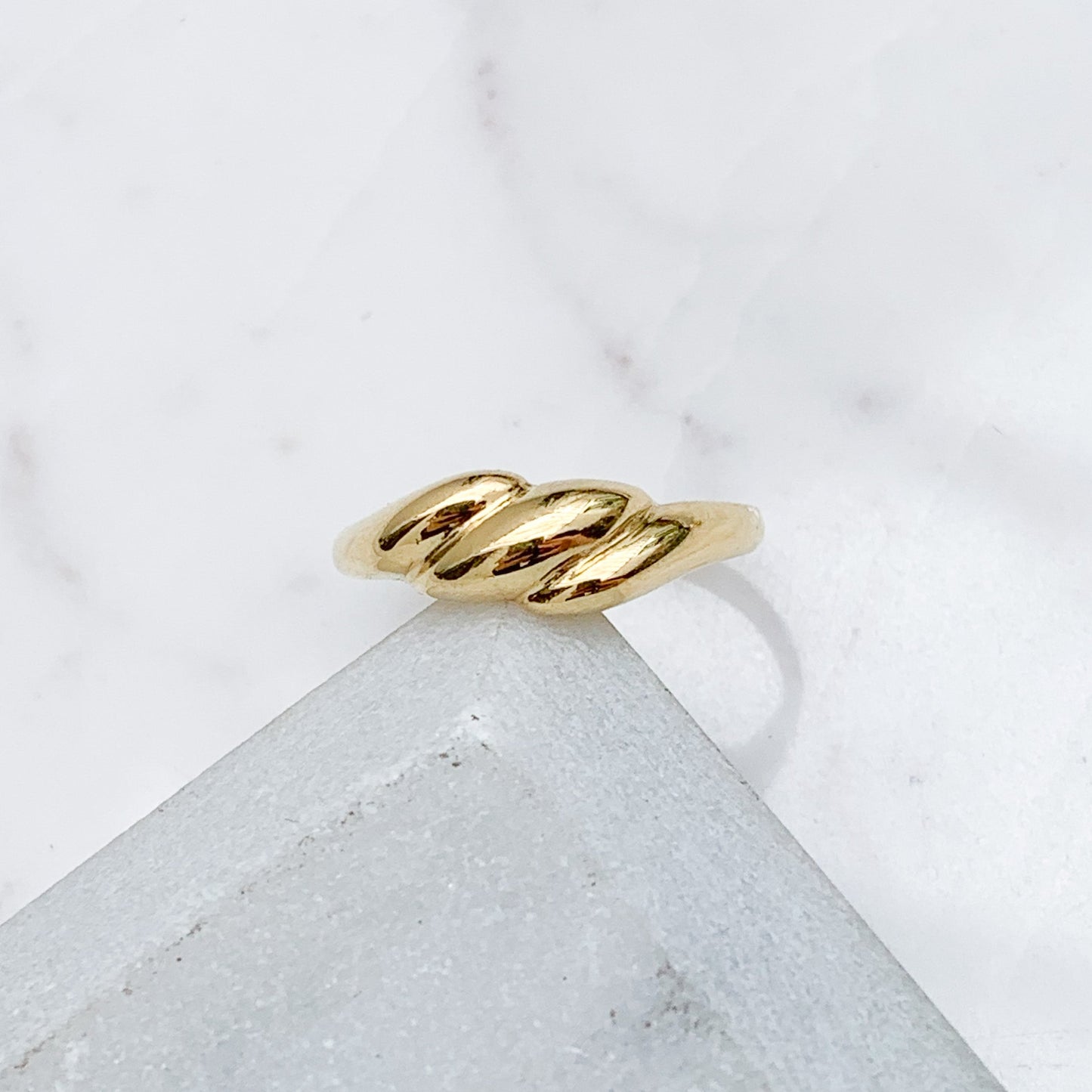 Small Croissant Ring in 18K Gold