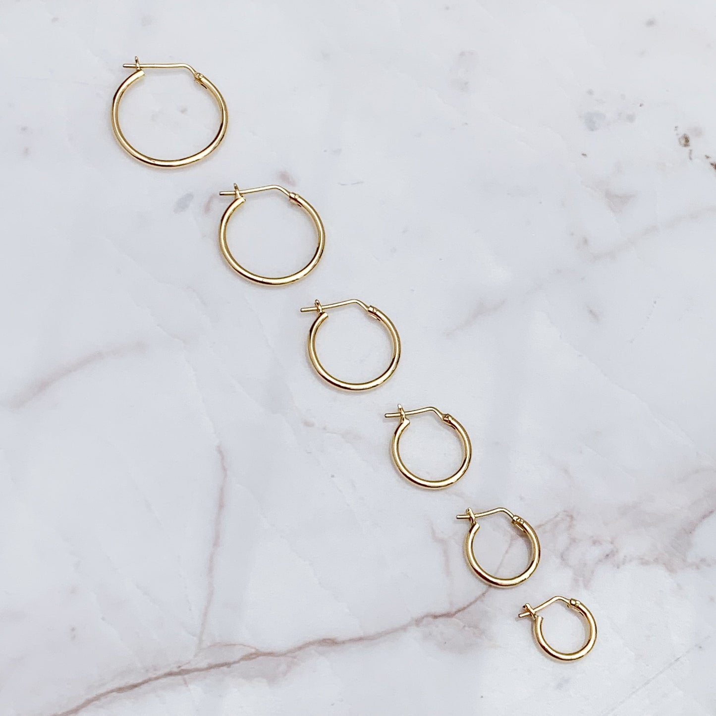 Tube Hoop Earrings (1.5 mm) in 18K Gold