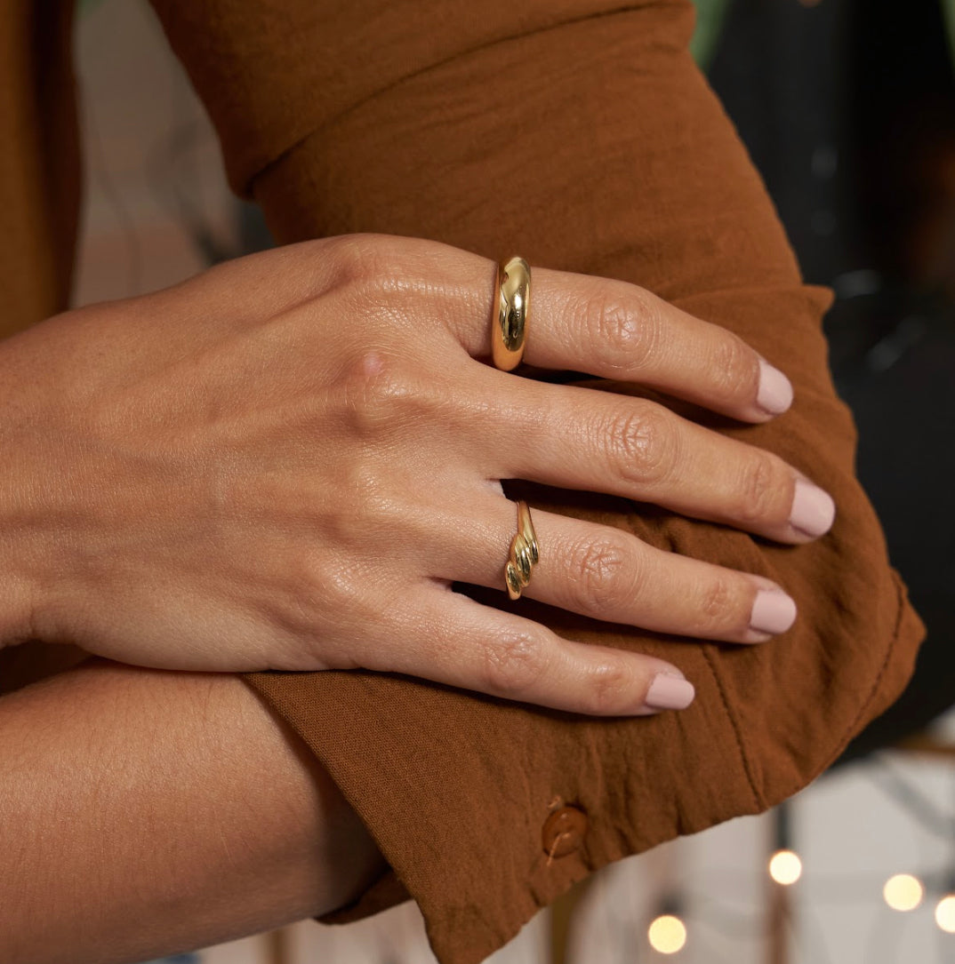 Small Croissant Ring in 18K Gold