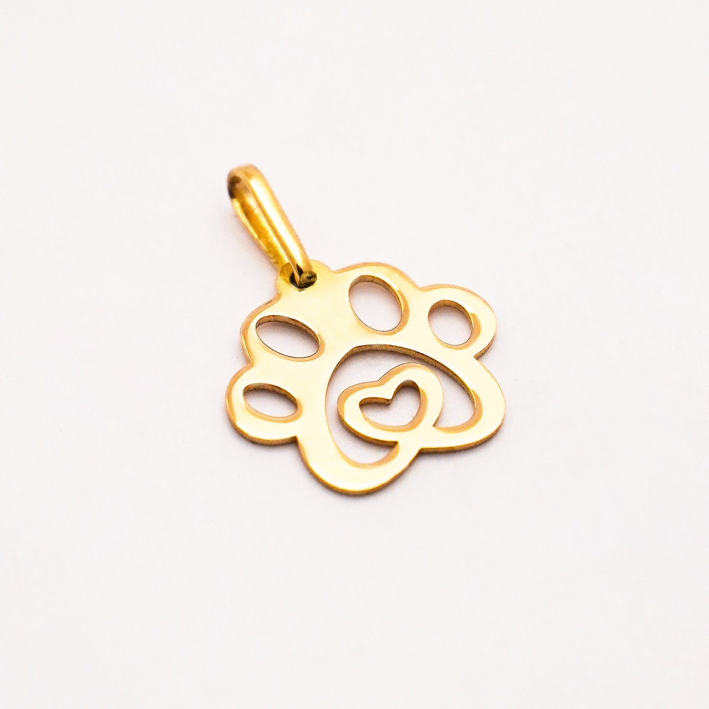 Heart Paw Print Pendant in 18K Gold