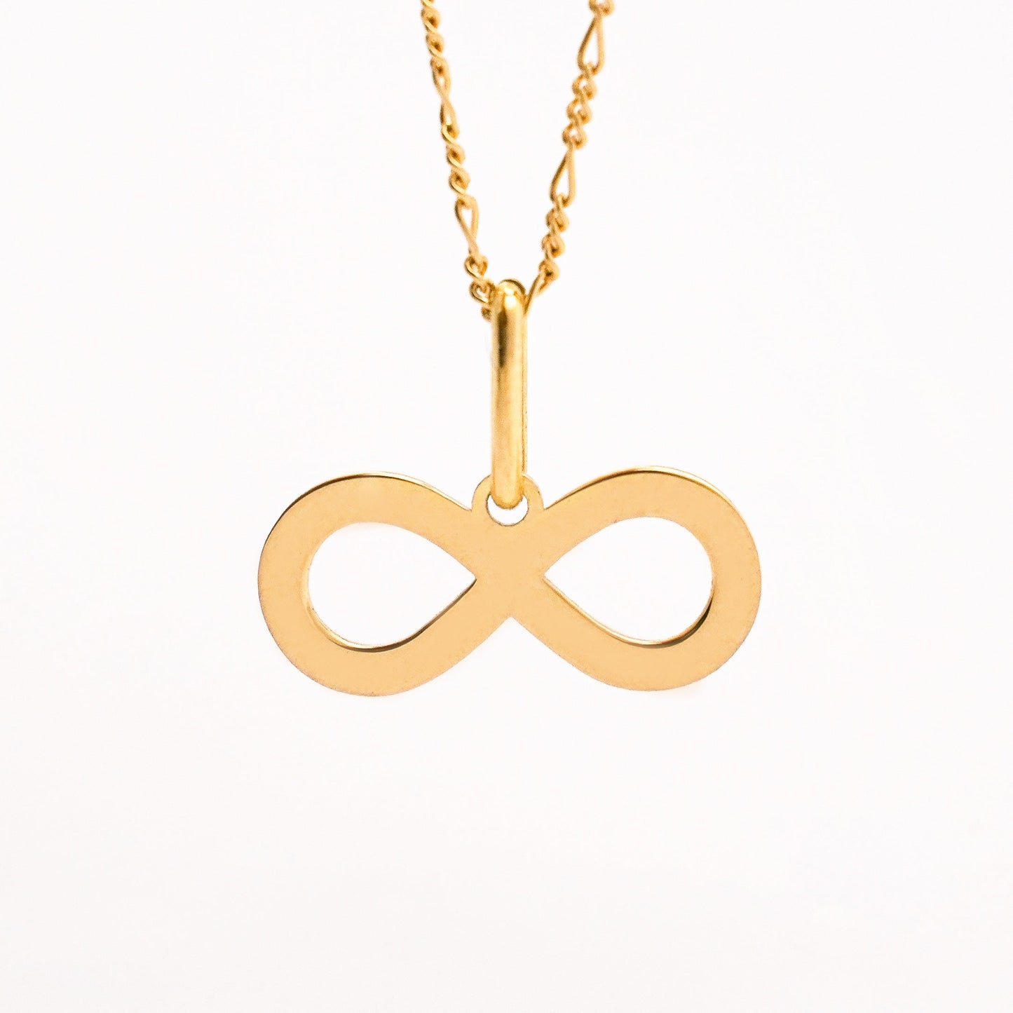 Infinity Pendant in 18K Gold