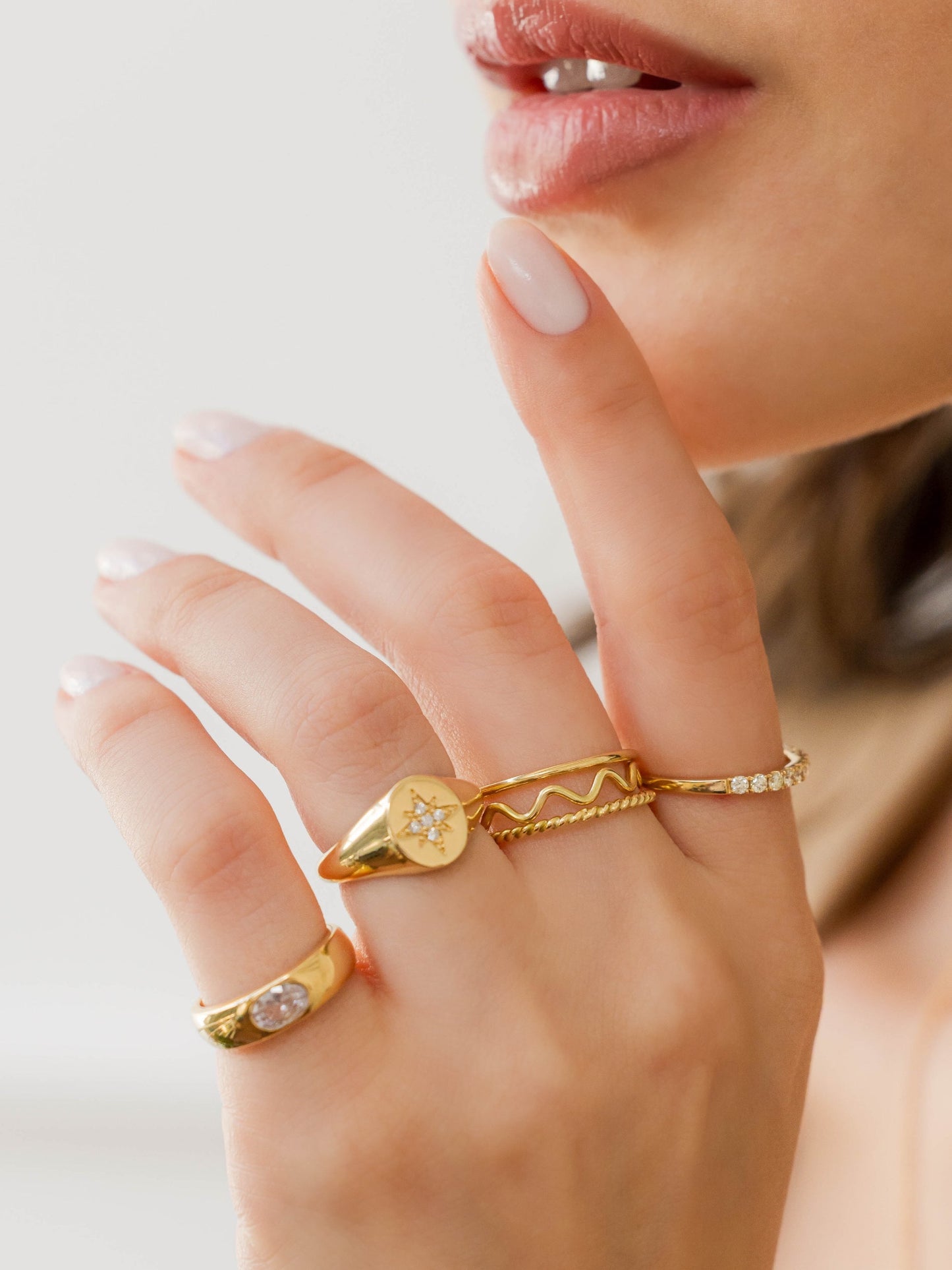 Oval Chevalier Ring in 18K Gold