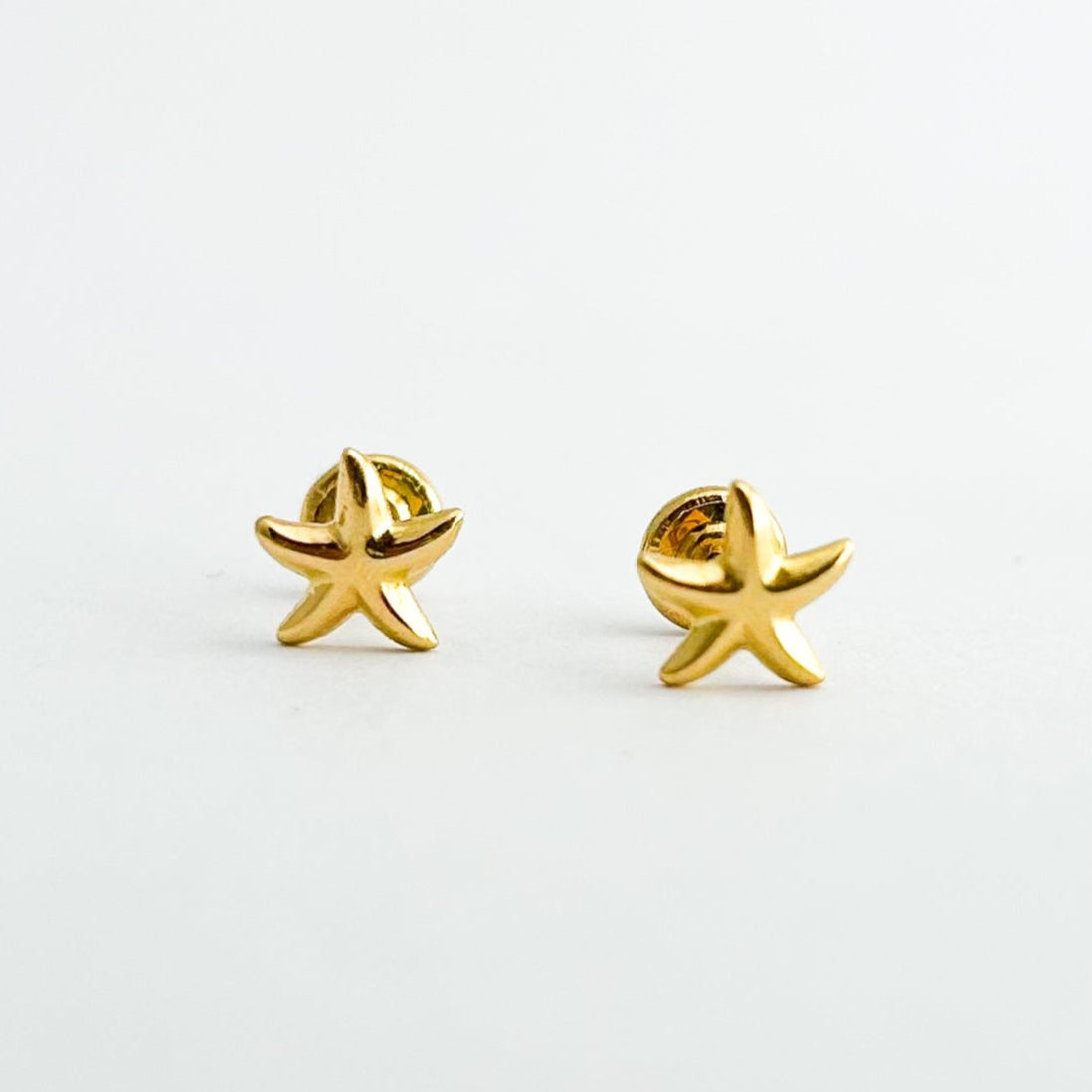 Starfish Baby Earrings in 18K Gold