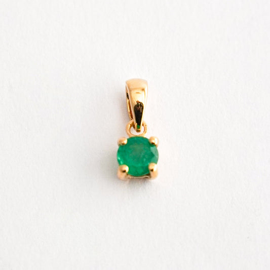 Emerald Solitaire Pendant in 18K Gold