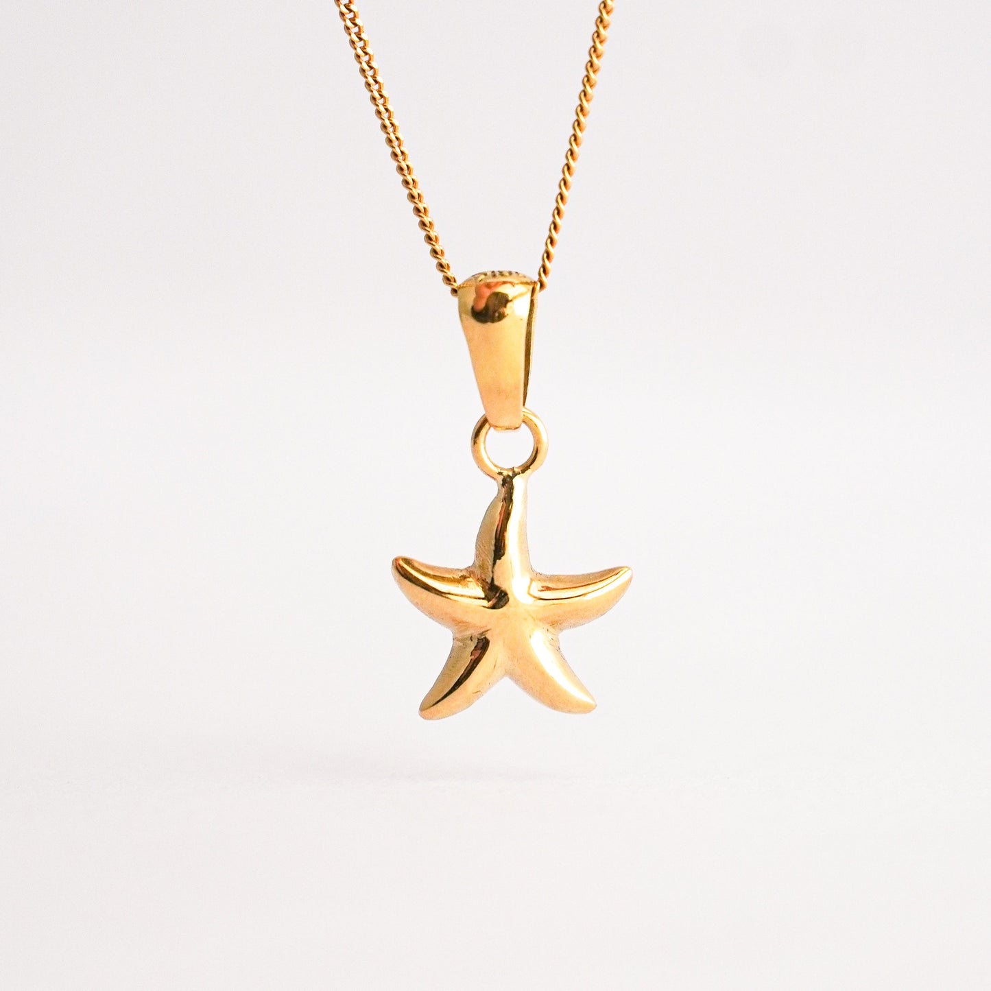 Starfish Pendant in 18K Gold
