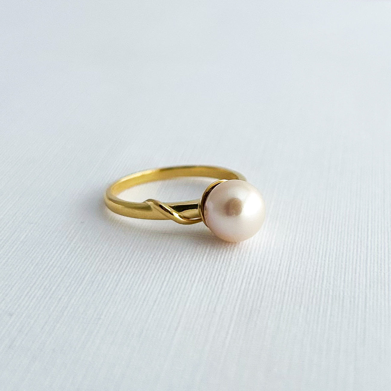 Megin Cultured Pearl Ring in 18K Gold