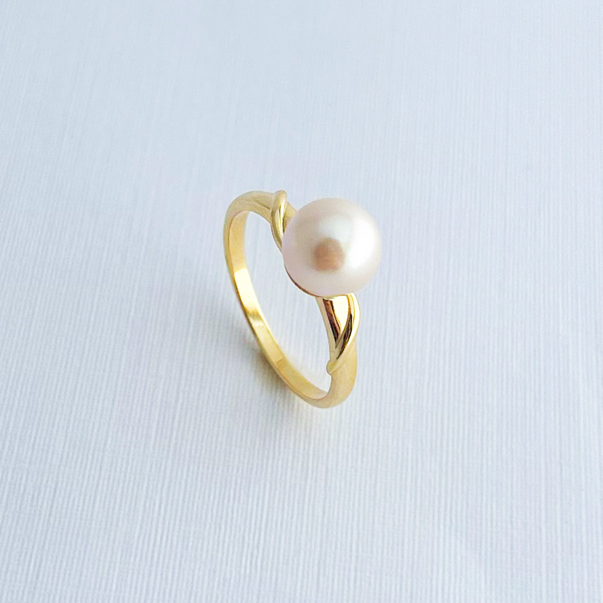 Megin Cultured Pearl Ring in 18K Gold