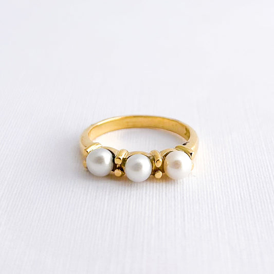 Trivier Cultured Pearl Ring in 18K Gold