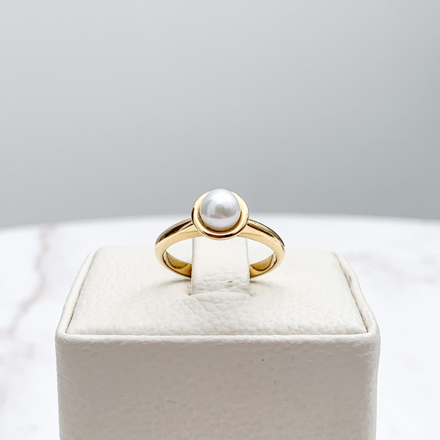 Pearl Cup Ring in 18K Gold