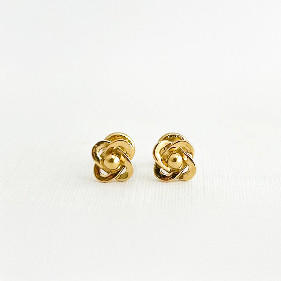 Rose Stud Earrings in 18K Gold