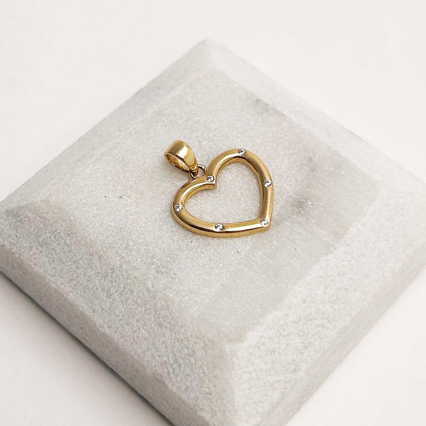 Heart of Light Pendant in 18K Gold