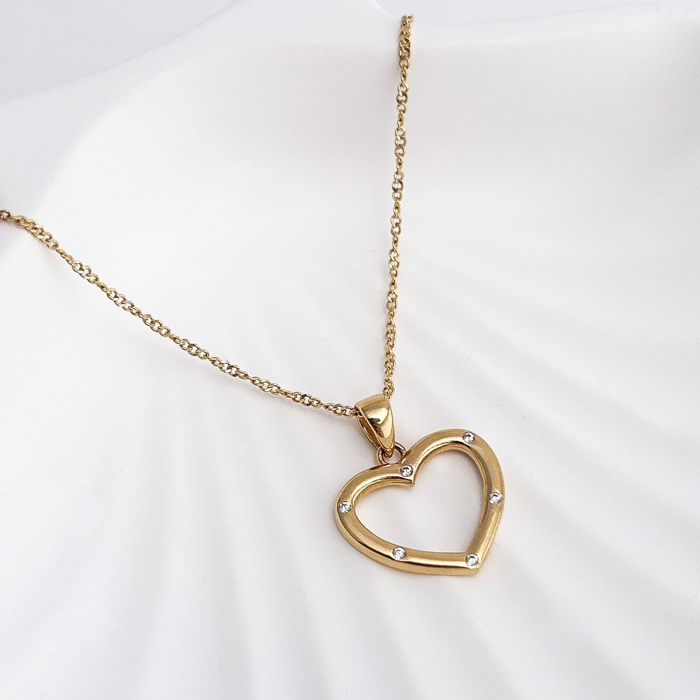 Heart of Light Pendant in 18K Gold
