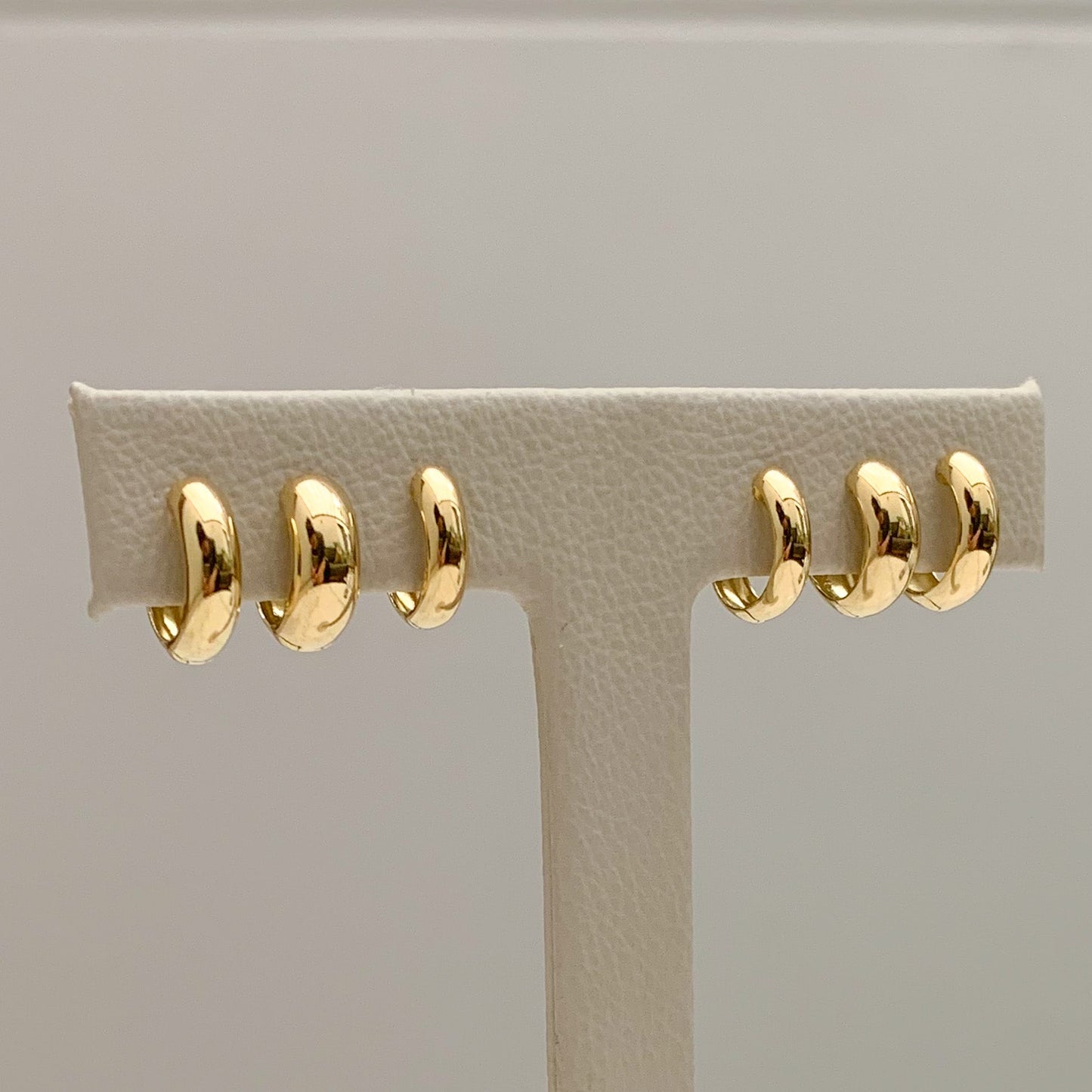 Thick Half Round Hoop Earrings in 18K Gold