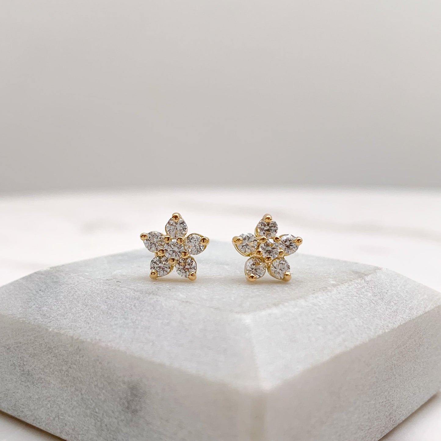 Five Petal Flower Earrings in 18K Gold
