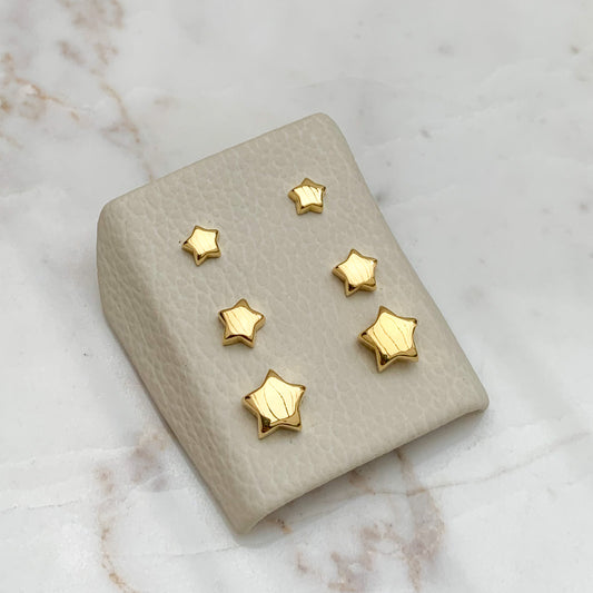Star shaped Baby Earrings in 18K Gold