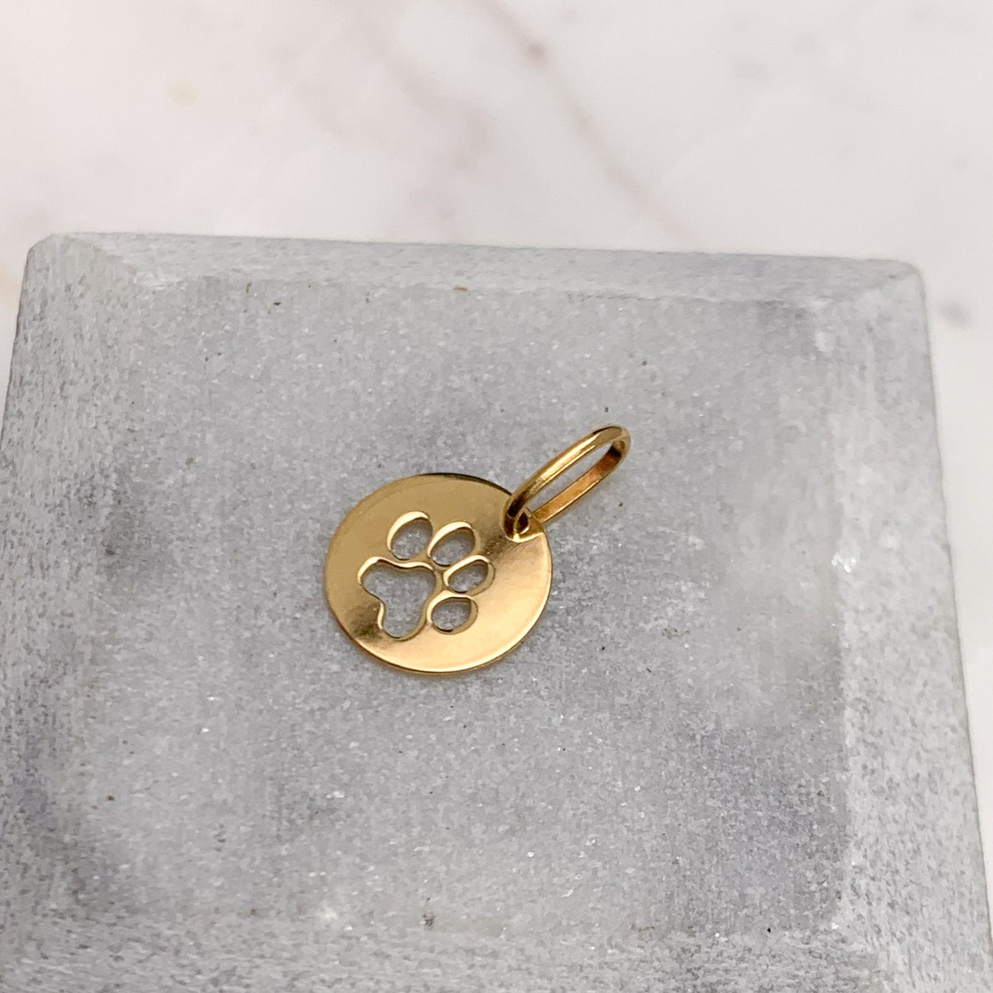 Paw Print Pendant in 18K Gold
