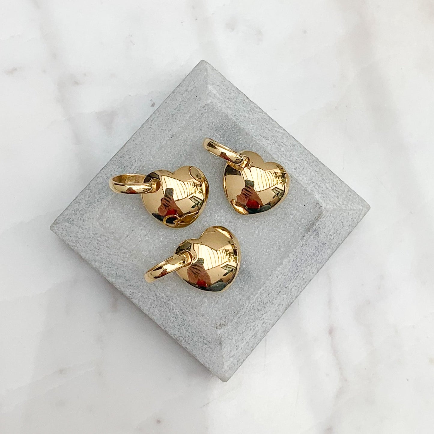 Nita Heart Bracelet Charm in 18K Gold
