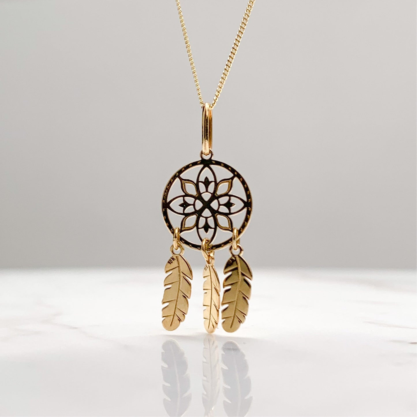 Dreamcatcher Pendant in 18K Gold